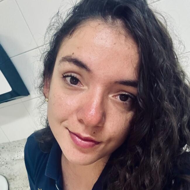 Canguro en Manises: Yuliana