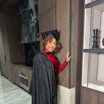 Nounou à Laval: Joyce