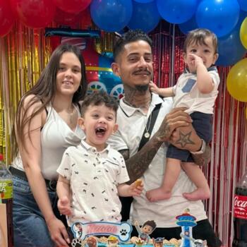 Δουλειά για babysitter στην περιοχή Αλμάντα: δουλειά φύλαξης παιδιών Izaaias