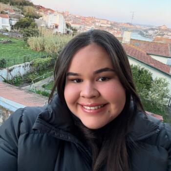 Babysitter in Vila Nova de Gaia: Yasmin