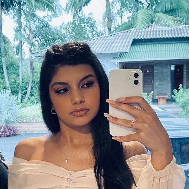 Babá em Tubarão: Ana carolina