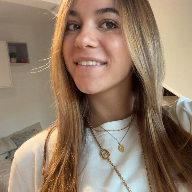 Babysitter in Rodez: Alycia