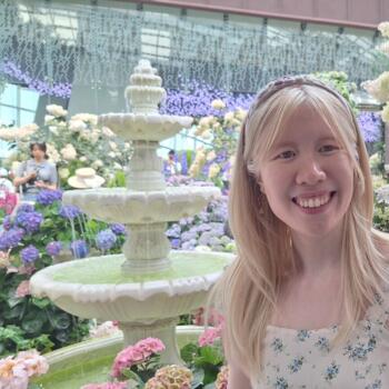 Babysitter in Singapore Island: Valerie