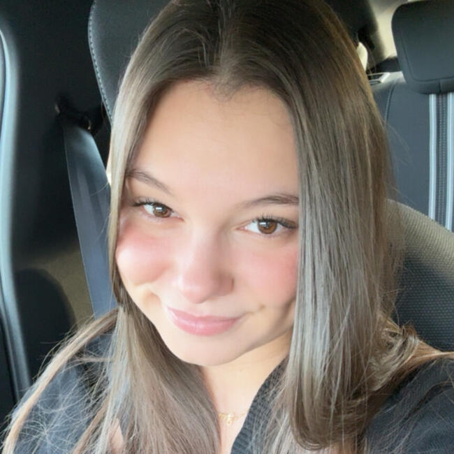 Babysitter in Saint-Pée-sur-Nivelle: Jade