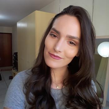 Babysitter Blumenau: Bruna