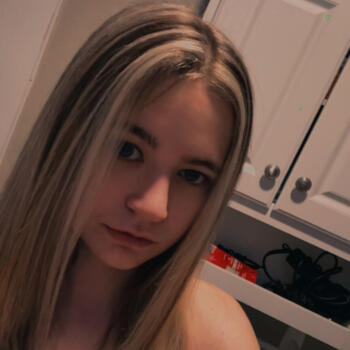 Babysitter in Redmond (Oregon): Aeva