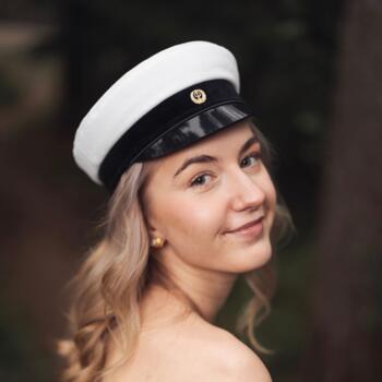 Barnvakt i Lahtis: Bella