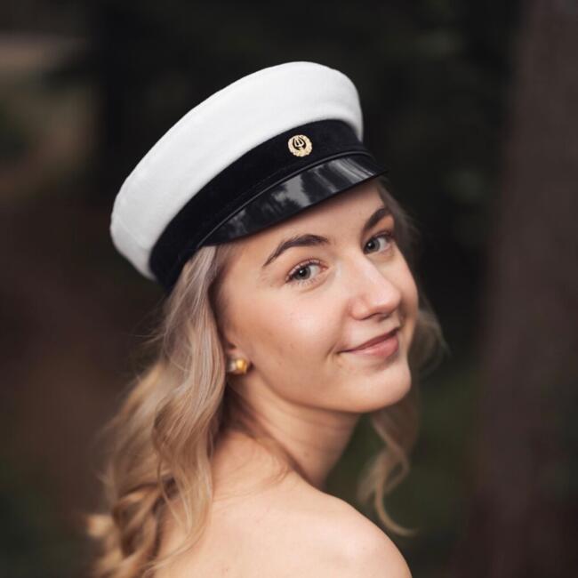 Barnvakt i Lahtis: Bella