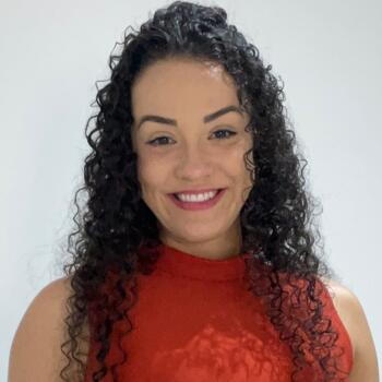 Babysitter in Blumenau: Thayana Medeiros