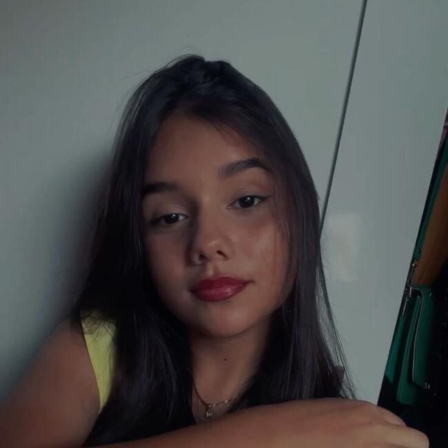 Babysitter in São Sebastião: Sthefani