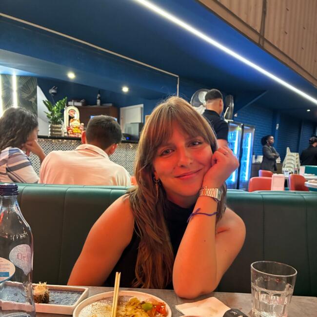 Babysitter em Porto: Julia