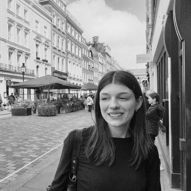 位于克雷泰伊的临时保姆: Ludivine