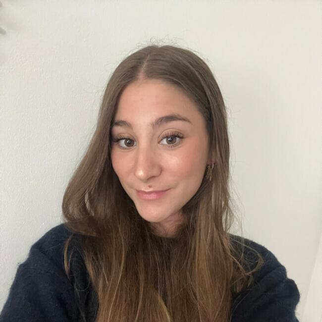 Babysitter in Maureilhan: Agathe