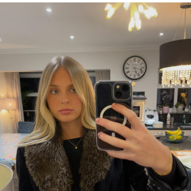 Babysitter in Barnet: Charlotte