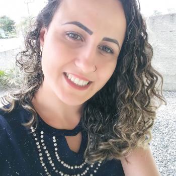 Emprego de babá em Joinville: emprego de babá Karina