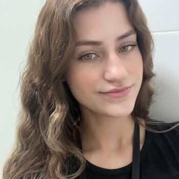 Babá em São José (São José): Solene