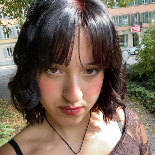 Babysitter in Winterthur: Kayla