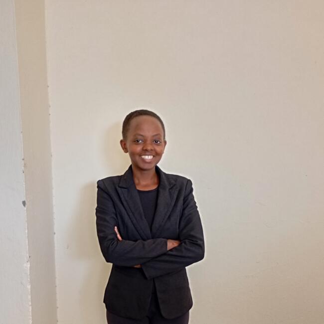 جليسة أطفال في الريان: Elpina