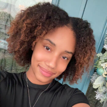 Babysitting job in Pembroke Pines: babysitting job Destinee