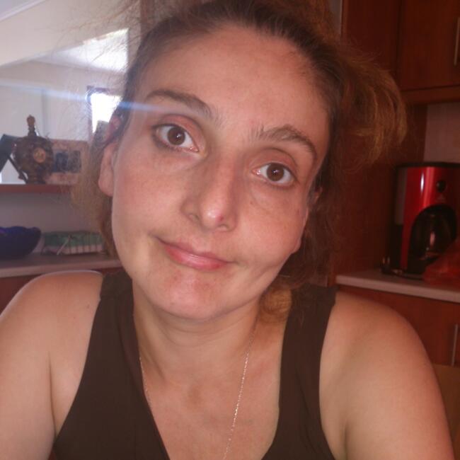 Babysitter στην περιοχή Άγιοι Ανάργυροι: Nina