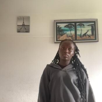 Babysitter in Saint-Denis: Kady