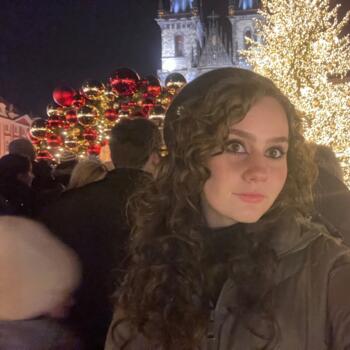Babysitter Oradea: Sara