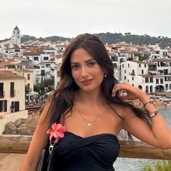 Babysitter in Queenstown: Nuria