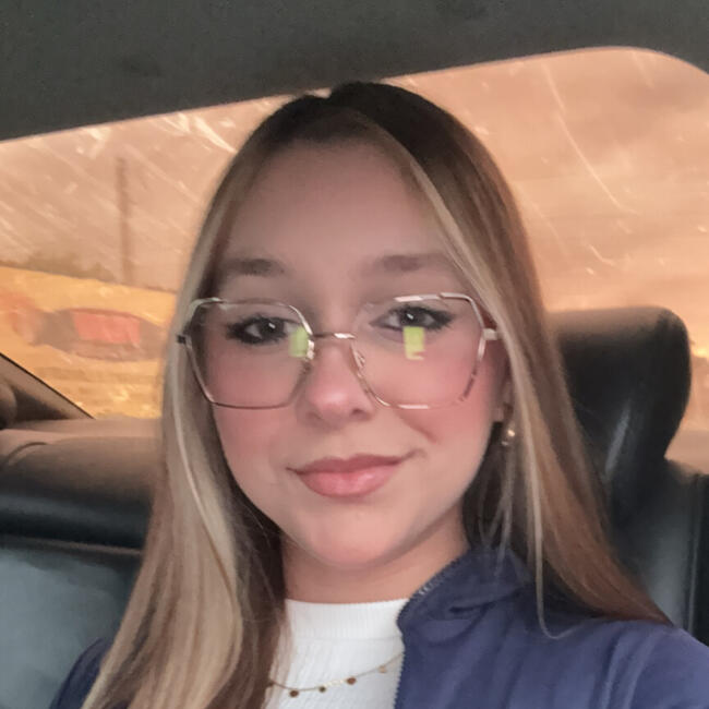 Babysitter in Novo Hamburgo: Eduarda