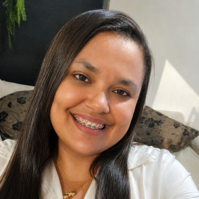 Babá em Paracatu: Raquel