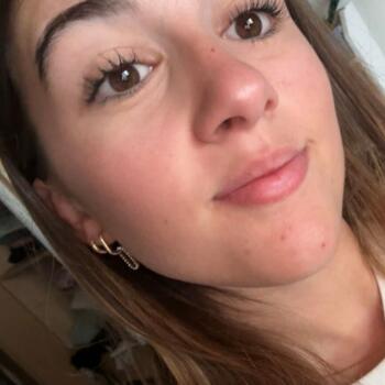 Babysitter in Le Porge: Ines