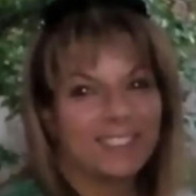 Longwy 베이비시터: Nora