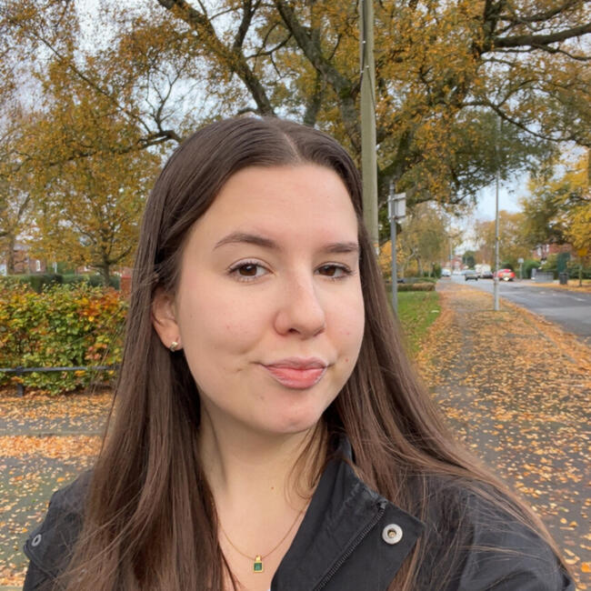 Babysitter in Manchester: Roxanne