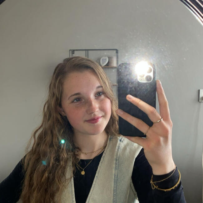 Babysitter in Arnemuiden: Emily