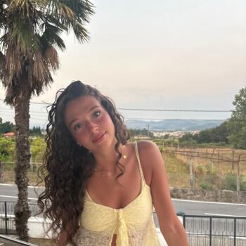 Babysitter in Levallois-Perret: Leana