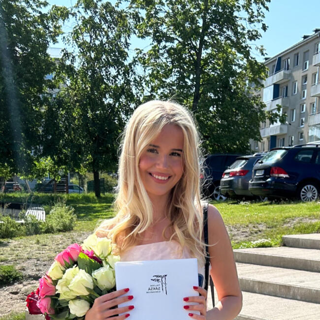 Babysitter in Tallinn: Laura-mia