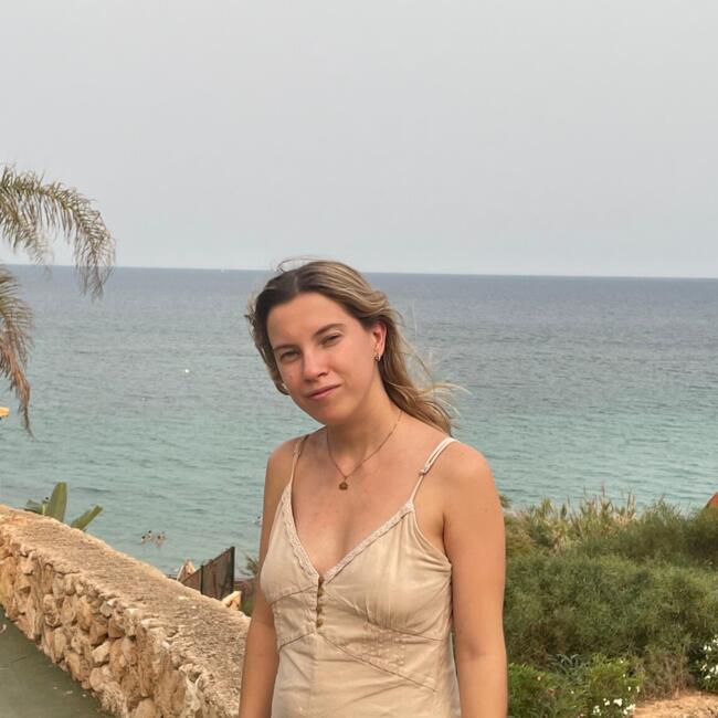 Canguro en Murcia: Miriam Checa