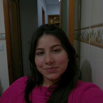 Babysitter in Vila do Conde: Julia
