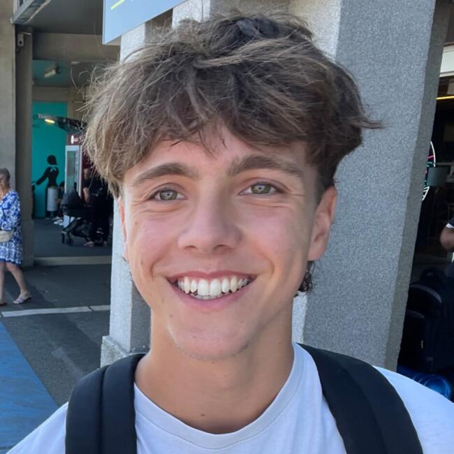 Babysitter in Corsept: Léon