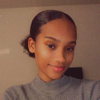 Babysitter in Versailles: Annaelle