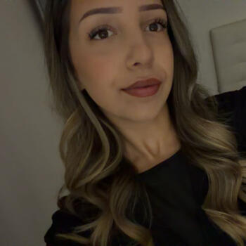 Babysitter in Saint-Usuge: Louise