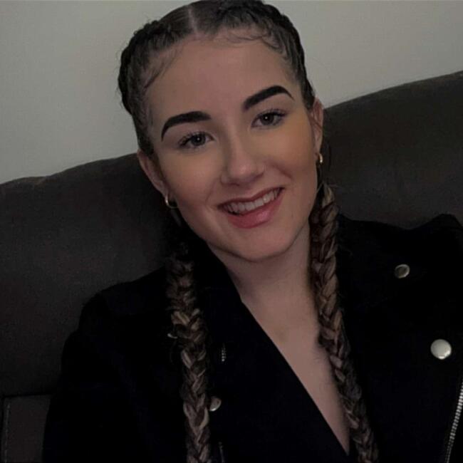 Babysitter in East Kilbride: Brooke