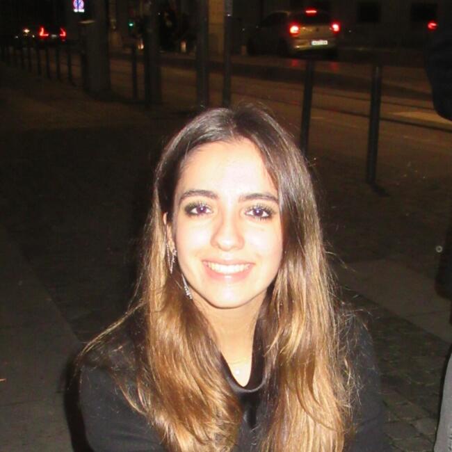 Babysitter em Porto: Inês
