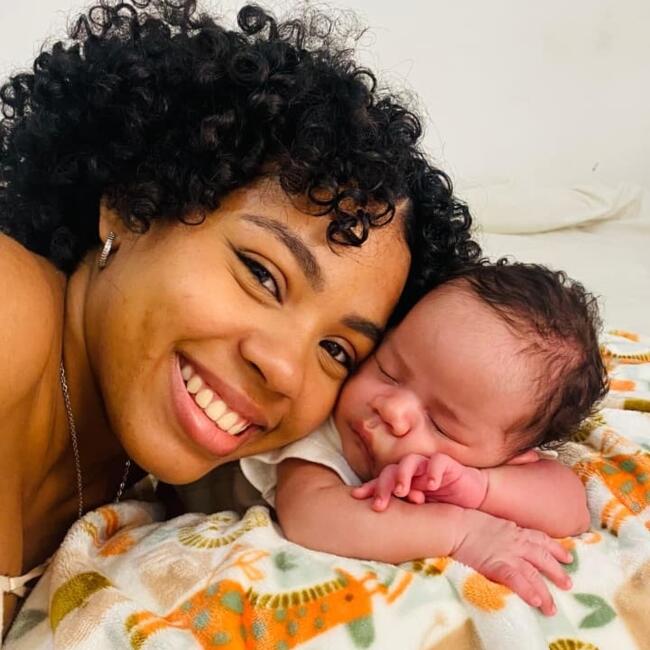 Babysitter in Camaçari: Michaelle