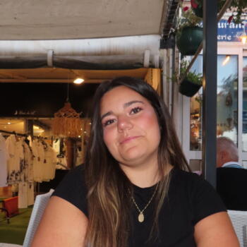 Babysitter in Marseille: Alison