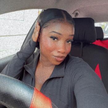 Babysitter in Saint-Gilles: Gina