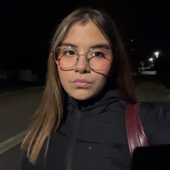 Babysitter in Les Sables-d'Olonne: Andréa
