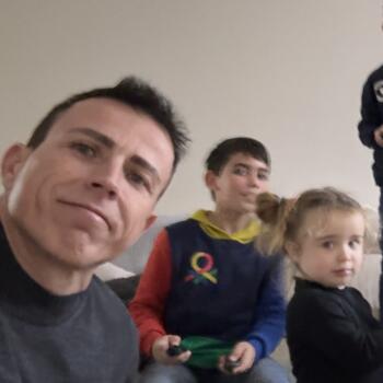Δουλειά για babysitter στην περιοχή Βαλένθια: δουλειά φύλαξης παιδιών Raul