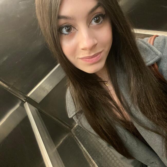 Babysitter in Naples: Valeria