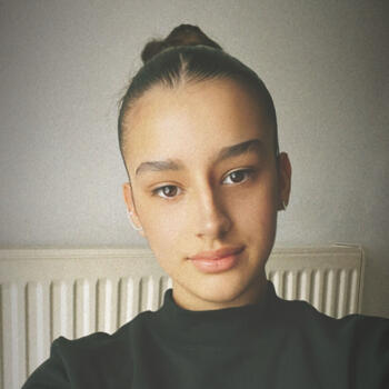 Babysitter in Vignacourt: Alycia