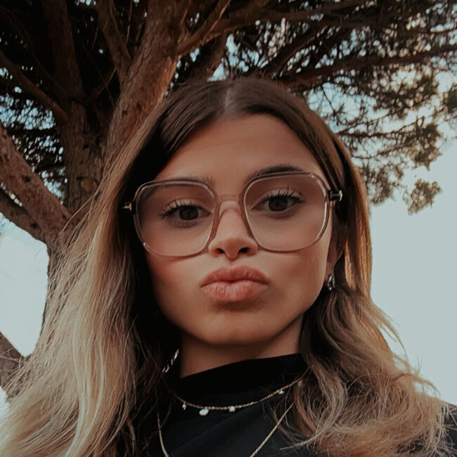 Babysitter in Annay: Salomé